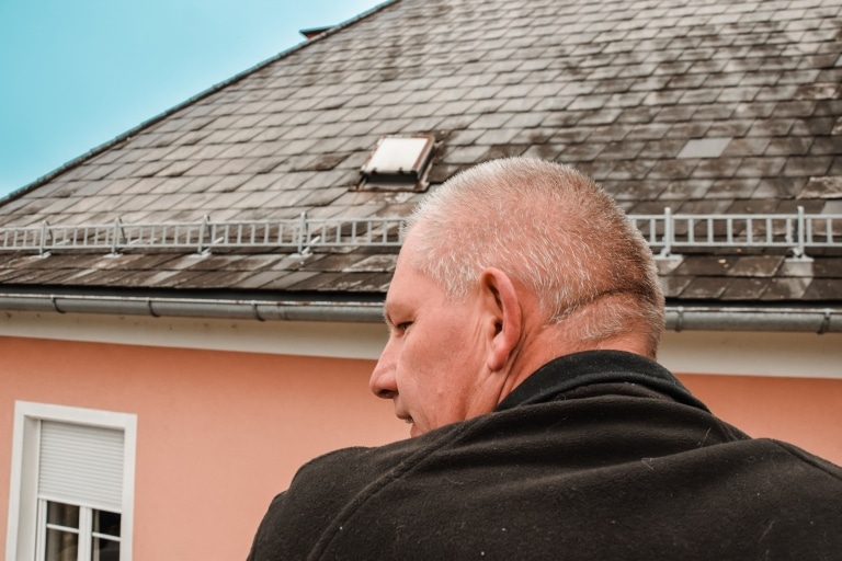 proaktiv-dach-dachdecker-spengler-steiermark-reparatur-steildach-mitarbeiter